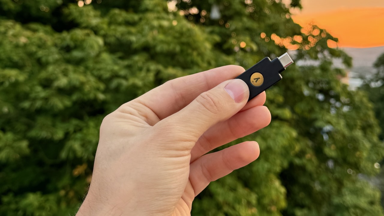 FIDO2 Authentication Break Glass Account